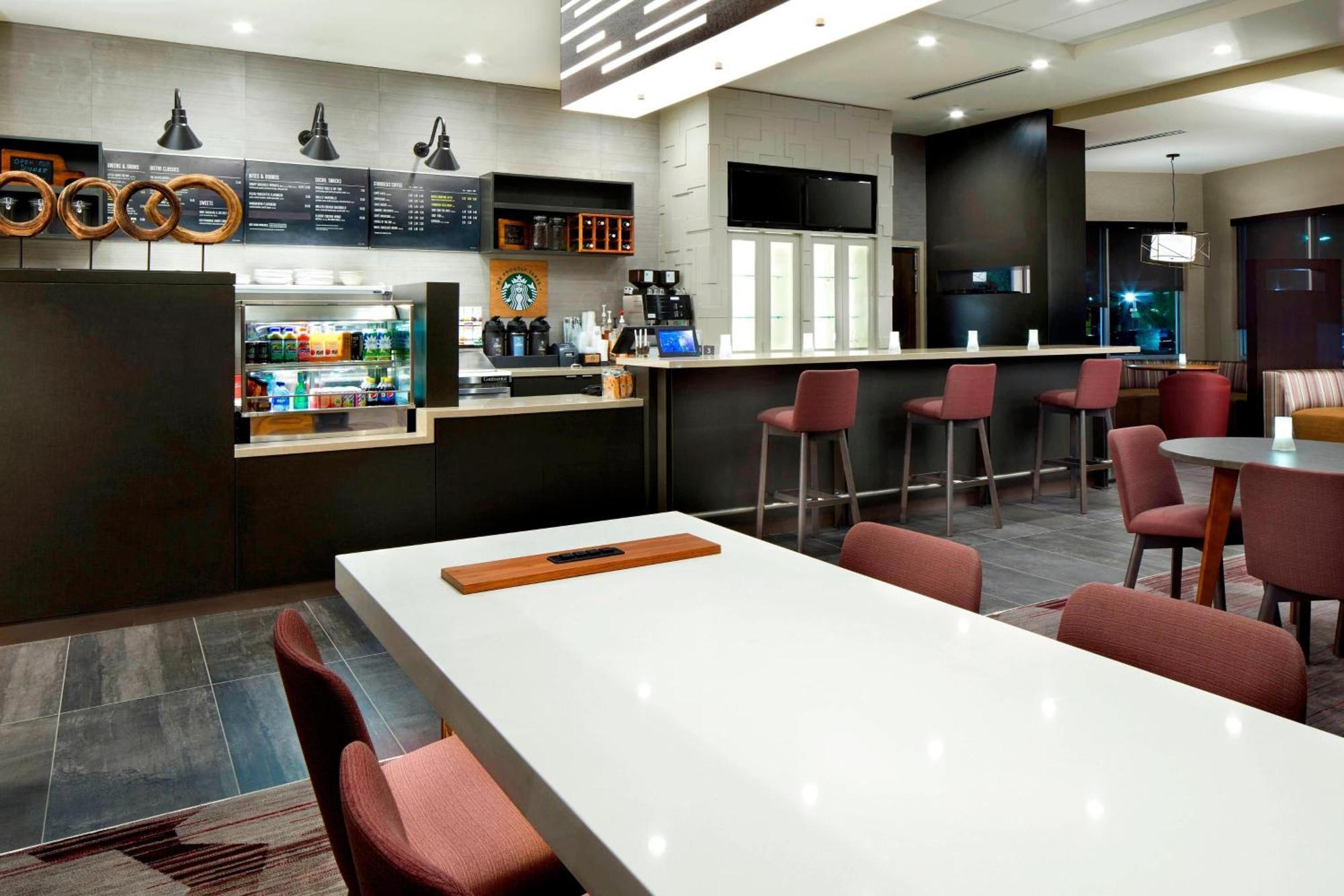 Courtyard By Marriott Houston Intercontinental Airport Hotel Buitenkant foto